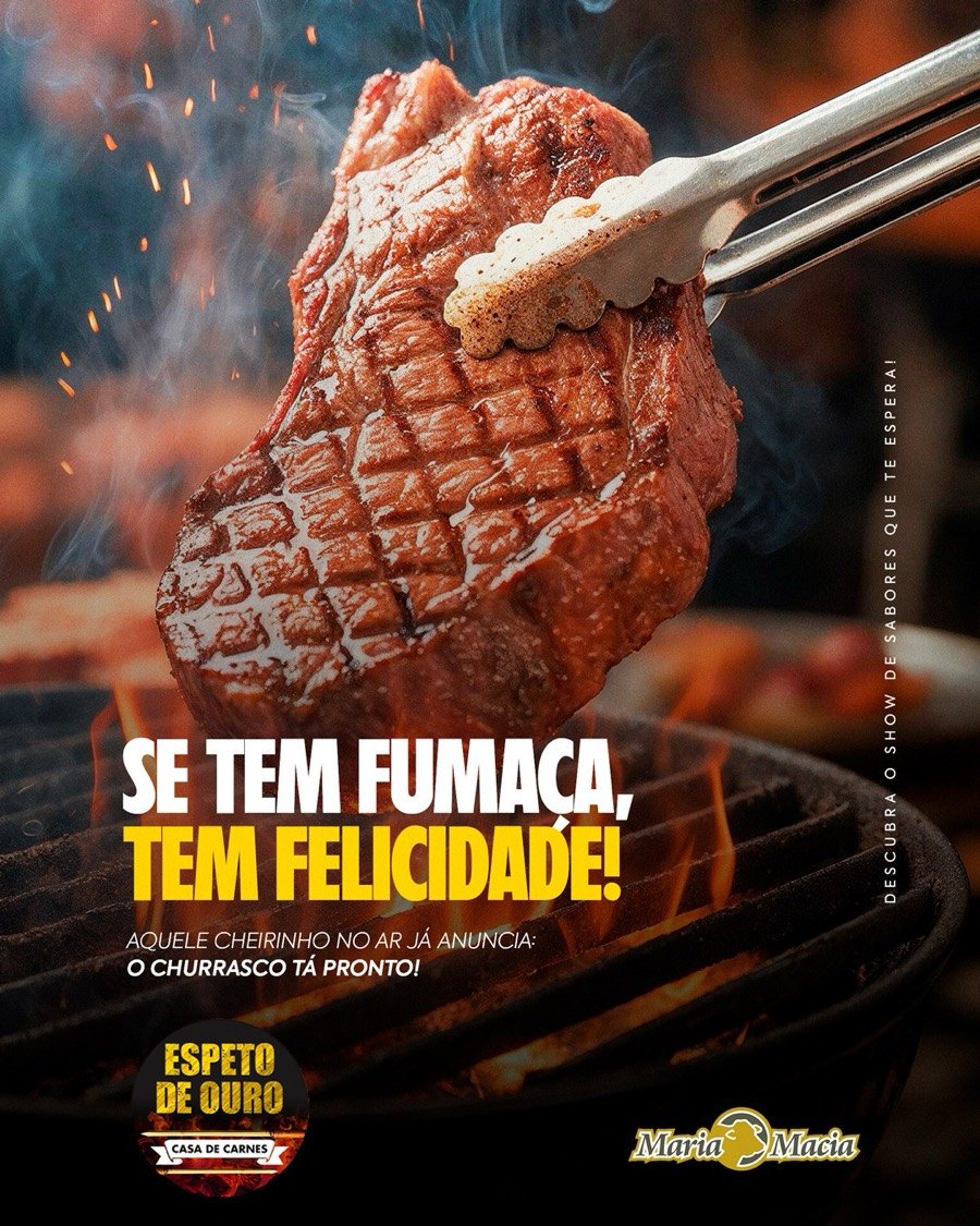 Carne sendo assada na churrasqueira no happy hour